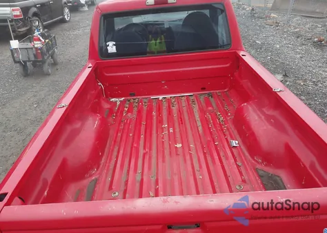 2000 Ford Ranger Xl/Xlt from USA, damaged, VIN 1FTYR10C1YPB16562